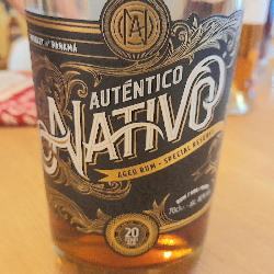 Photo of the rum Auténtico Nativo 20 Años taken from user Timo Groeger