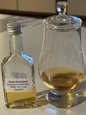 Photo of the rum Rum Artesanal Guyana Rum taken from user Thunderbird