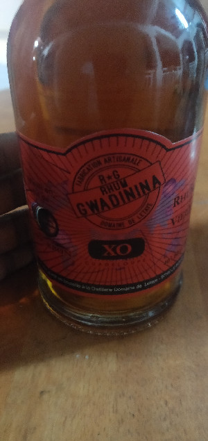 Photo of the rum Gwadinina XO taken from user Air engineer 
