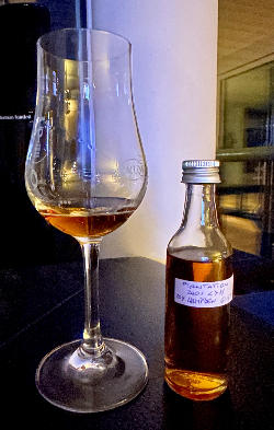 Photo of the rum Plantation Cuvée Rum Addict Nr. 2 <>H taken from user Jakob