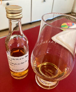Photo of the rum Kirsch Whisky taken from user Johnny Rumcask