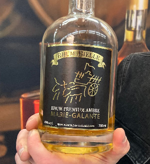 Photo of the rum Rhum Premium Ambre taken from user TheRhumhoe