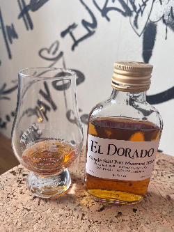 Photo of the rum El Dorado Single Still Port Mourant taken from user Serge