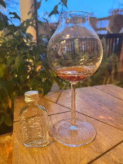 Photo of the rum Hors d’âge Traditionnel taken from user Serge