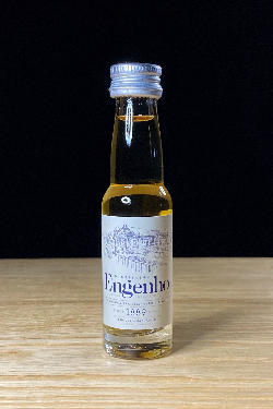 Photo of the rum  taken from user Lutz Lungershausen 