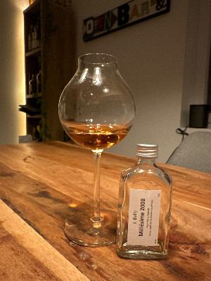 Photo of the rum Millésime 2008 (LMDW) taken from user Oliver