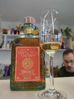 Photo of the rum VO - Karakoli 2019 taken from user crazyforgoodbooze