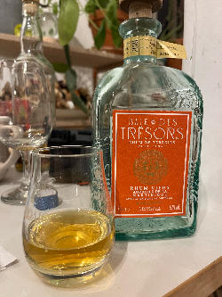 Photo of the rum  taken from user Lot-NAS