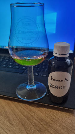 Photo of the rum Eminente Confrérie du Rhum x Excellence Rhum (Batch 2) taken from user Martin Švojgr