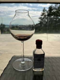 Photo of the rum 1885 taken from user Oliver