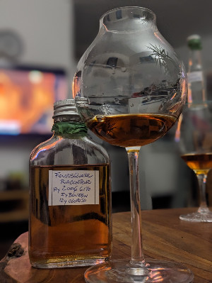 Photo of the rum Raconteur taken from user crazyforgoodbooze