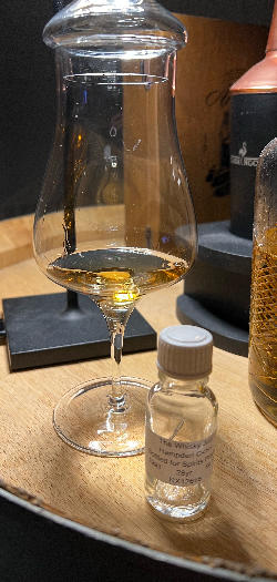 Photo of the rum  taken from user Manuel 