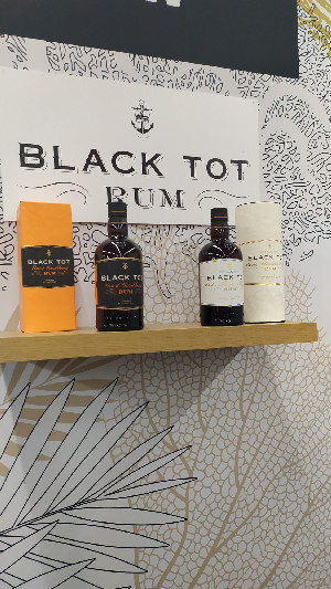 Photo of the rum Black Tot Rum taken from user Rodolphe