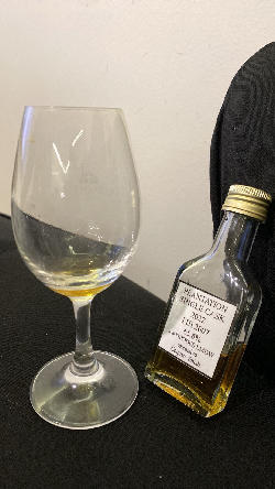 Photo of the rum Plantation Fiji Islands 2007 (Finished in Ferrand 10 Générations cask) taken from user martin slezák