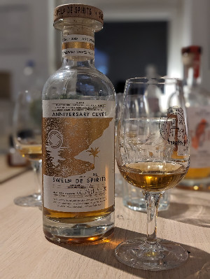 Photo of the rum Anniversary Cuvée <>H taken from user crazyforgoodbooze