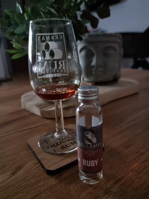 Photo of the rum Bellamy‘s Reserve Ruby Rum Meets Port taken from user SaibotZtar 