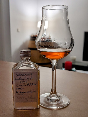 Photo of the rum Unshared Cask for Reunion Island taken from user Hood
