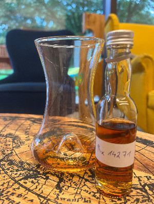 Photo of the rum Chairman‘s Reserve Master‘s Selection (Perola) taken from user primus