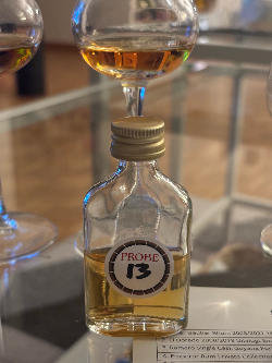 Photo of the rum Rumclub Private Selection Ed. 40 Australia taken from user Tschusikowsky