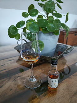 Photo of the rum The Real McCoy Limited Edition Rum (Madeira Cask) taken from user Tim 