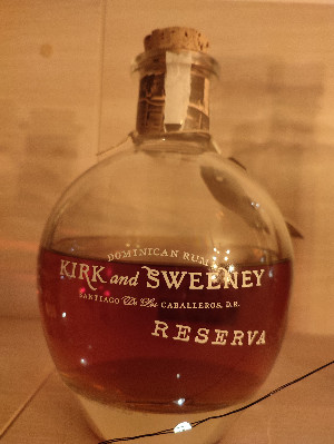 Photo of the rum Kirk and Sweeney RESERVA taken from user Ondra RumRunner