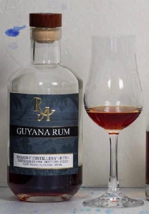 Photo of the rum Rum Artesanal Guyana Rum REV taken from user Christoph
