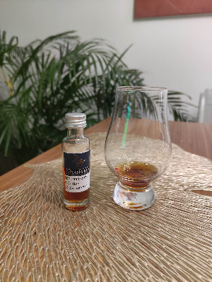 Photo of the rum Rum Artesanal Guyana Rum REV taken from user Piotr Ignasiak