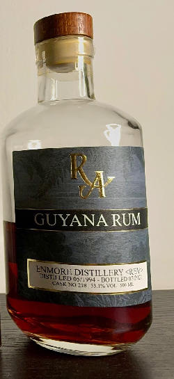 Photo of the rum Rum Artesanal Guyana Rum REV taken from user Zucker und Zeste