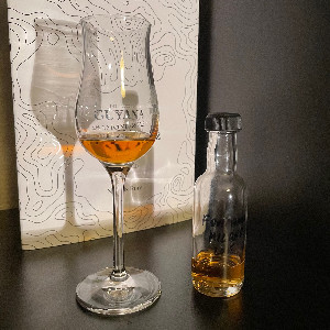 Photo of the rum  taken from user Mike H.