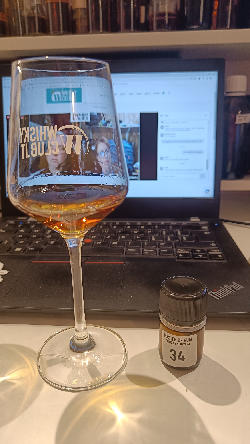 Photo of the rum New Grove Savoir-Faire Rozelieures (Whisky cask finish) taken from user Righrum