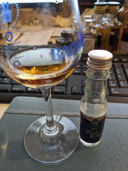 Photo of the rum Villa Rica Single Barrel Rum taken from user Artur Schönhütte