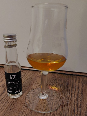 Photo of the rum Ron Esclavo 12 Años taken from user w00tAN