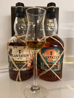 Photo of the rum Plantation Black Cask Barbados & Cuba taken from user Oli Dekrell