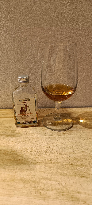 Photo of the rum New England Single Rum taken from user Righrum