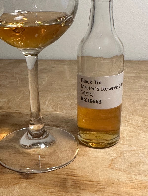 Photo of the rum Black Tot Rum Master Blender’s Reserve 2023 taken from user Johannes