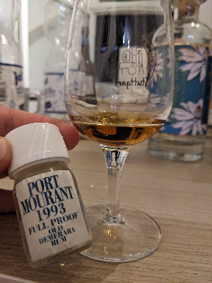 Photo of the rum PM taken from user crazyforgoodbooze