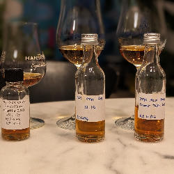 Photo of the rum New Grove Savoir Faire Single Cask taken from user lukasdrinkinghabits