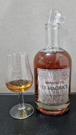 Photo of the rum Ile Maurice taken from user Martin Švojgr