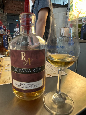 Photo of the rum Rum Artesanal Guyana Rum MEV taken from user Oliver