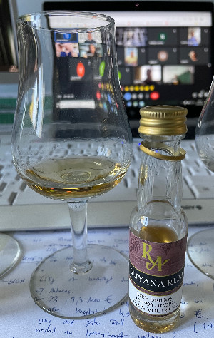 Photo of the rum Rum Artesanal Guyana Rum MEV taken from user Frank