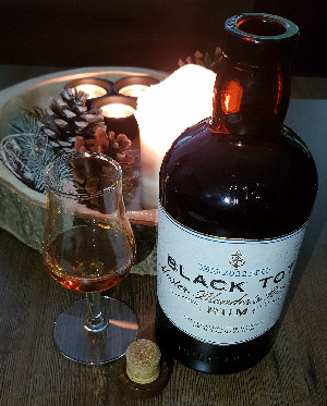 Photo of the rum Black Tot Rum Master Blender’s Reserve 2022 taken from user heckto🥃