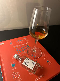 Photo of the rum  taken from user Chrischi78