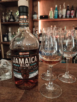 Photo of the rum Jamaica Rum Limited Batch (5th Release) ITP taken from user Gunnar Böhme "Bauerngaumen" 🤓