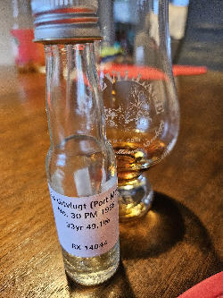 Photo of the rum No. 30 PM taken from user zabo