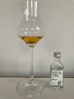 Photo of the rum  taken from user Johnny Rumcask