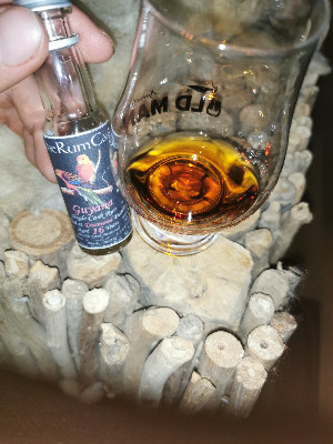 Photo of the rum Guyana Black MDXC taken from user Gregor 