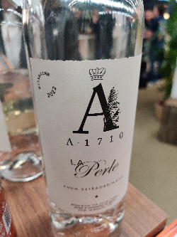 Photo of the rum A1710 La Perle taken from user Vincent D