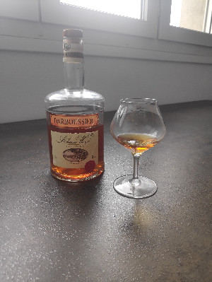 Photo of the rum Rhum Hors d’Âges taken from user Noname971