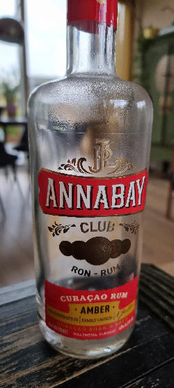 Photo of the rum Annabay Curaçao Rum Amber taken from user Martin Klei
