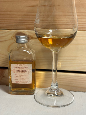 Photo of the rum Exceptional Cask Selection VIII Premise taken from user Johannes